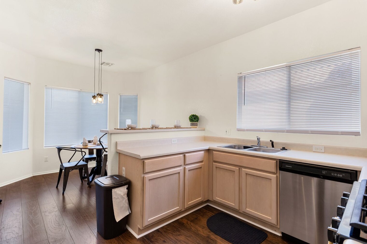 Building Photo - 7435 W Sonesta Dr