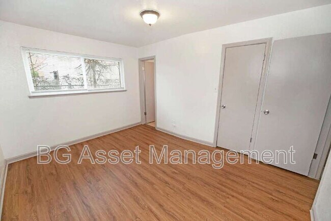 Building Photo - 728 Darina Ave