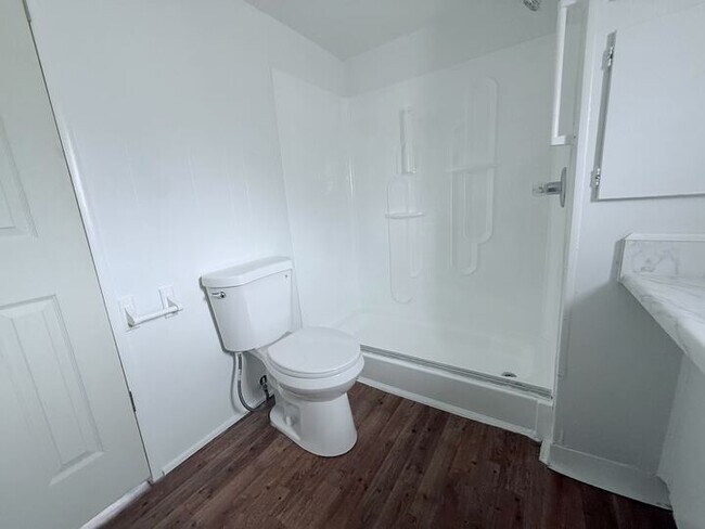 Building Photo - 3601 E Wyoming Ave