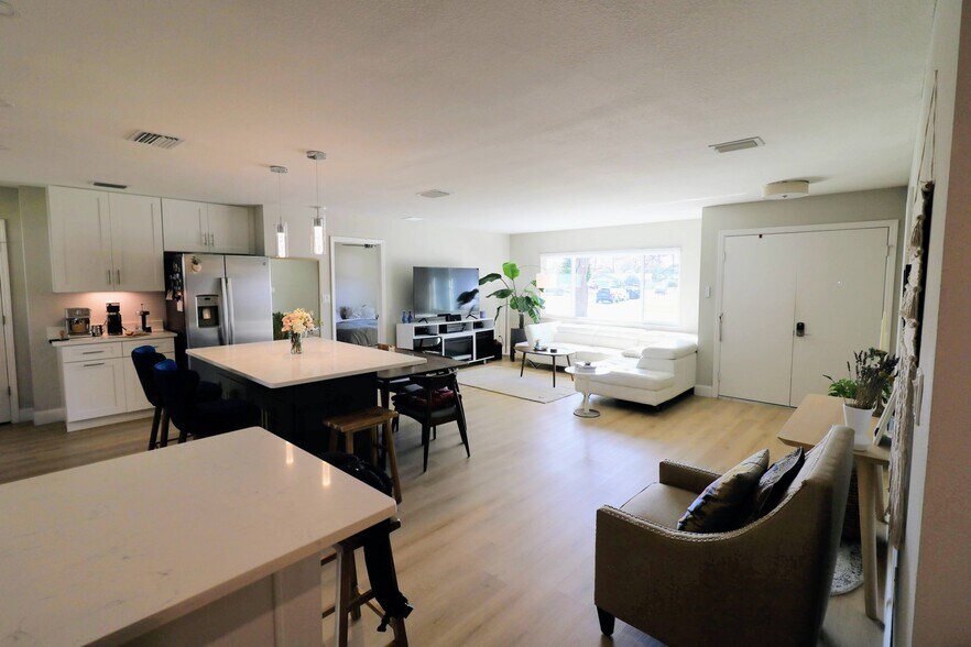 Building Photo - 5417 Ferrol Dr