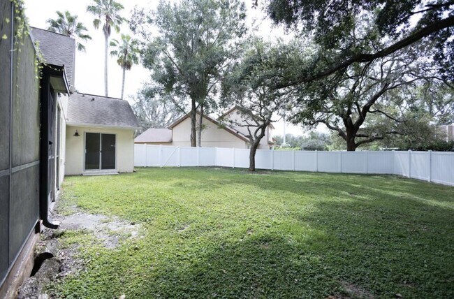 Building Photo - 16104 Stowe Ct