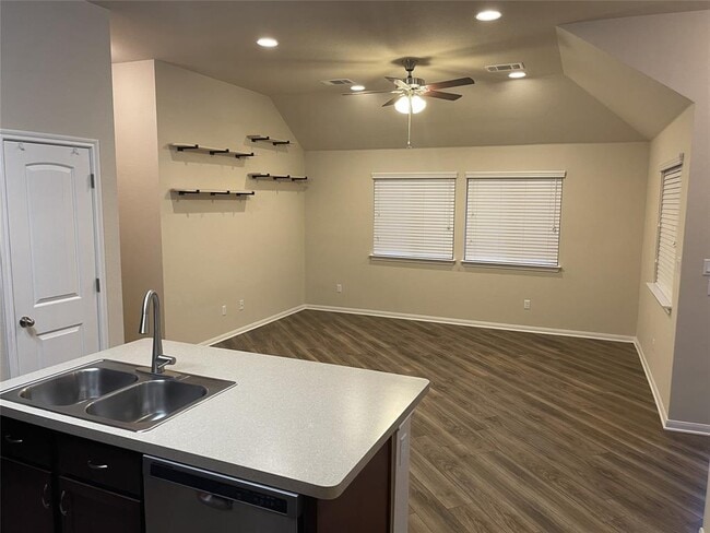Building Photo - 108 Lasino Dr