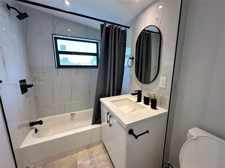 Building Photo - 1436 SW 76th Ct