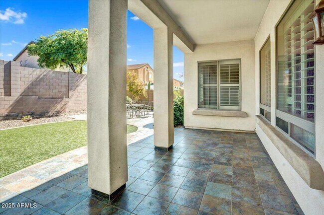 Building Photo - 2410 E Park View Ln