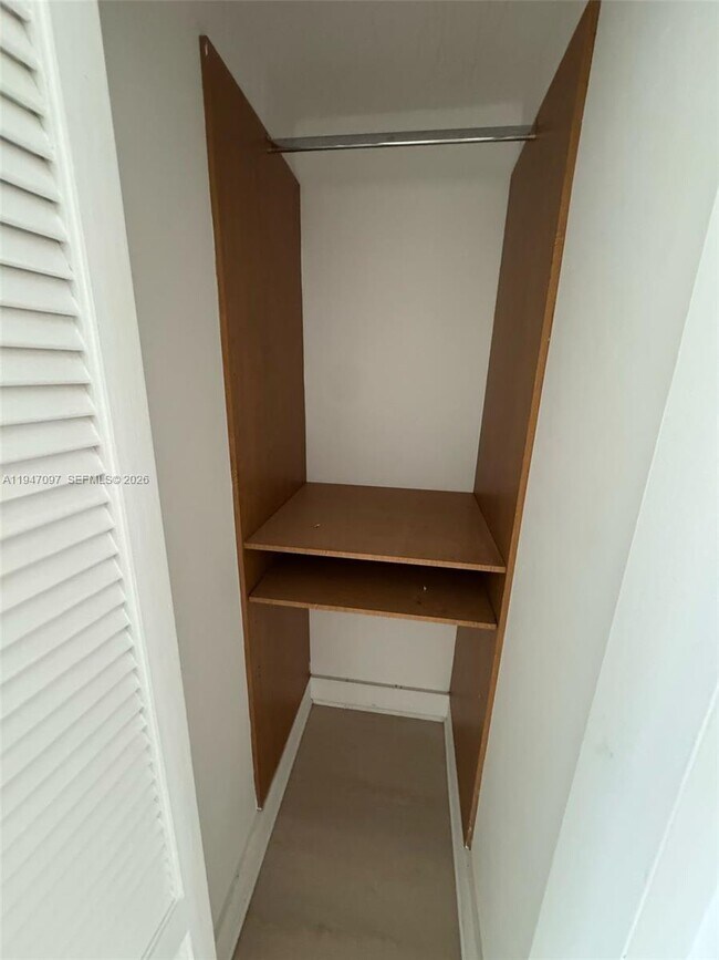 Building Photo - 1000 Meridian Ave