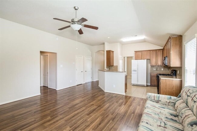 Building Photo - 22735 Pantego Ln