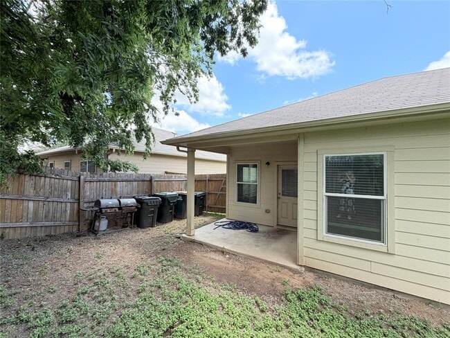 Building Photo - 225 Cibolo Creek Dr