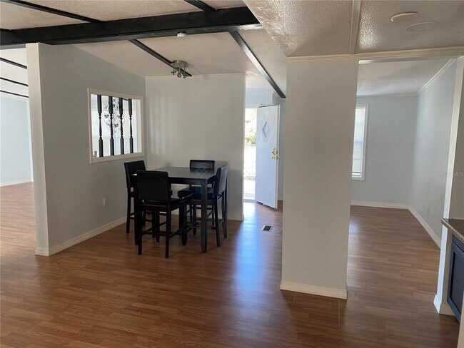 Building Photo - 4502 Fox Ridge Blvd