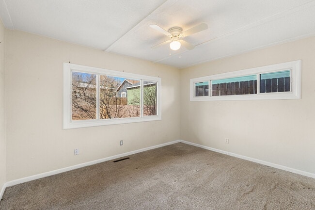 Building Photo - 2204 Cooper Ave