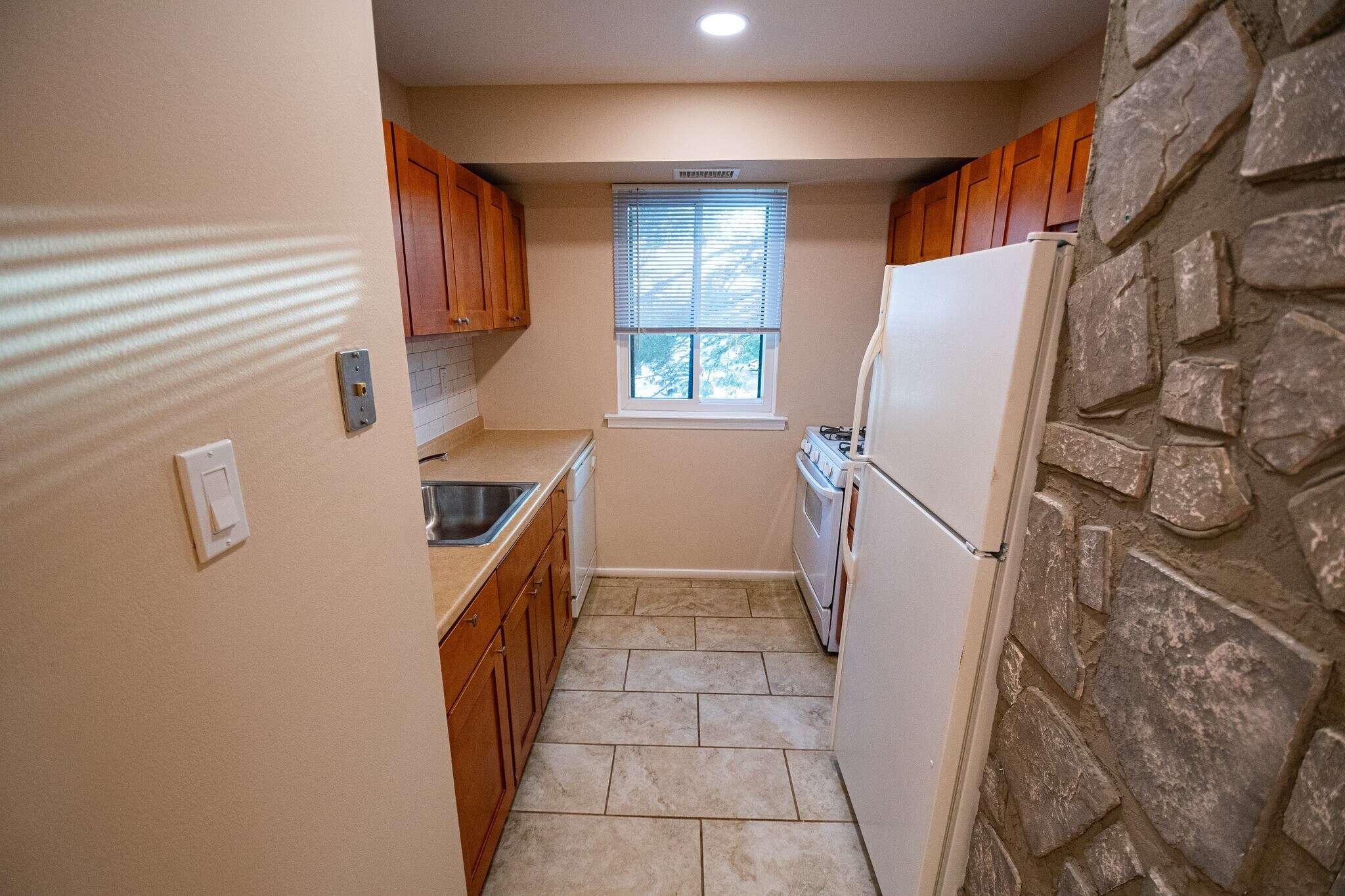 Building Photo - 9921 Bustleton Ave