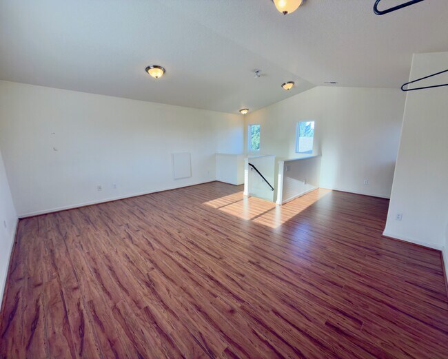 Building Photo - 20893 SW Edgemont St