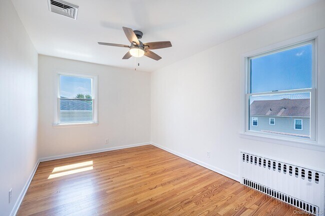 Building Photo - 107 Woodside Ave