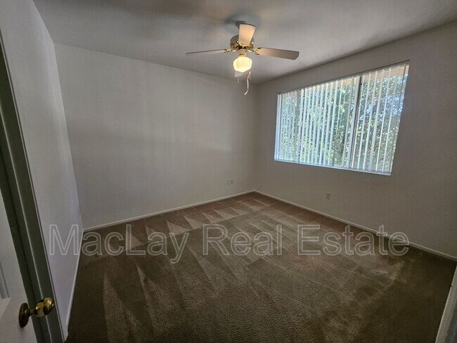 Building Photo - 16013 S Desert Foothills Pkwy
