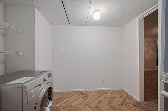 Building Photo - 4633 Wild Indigo St