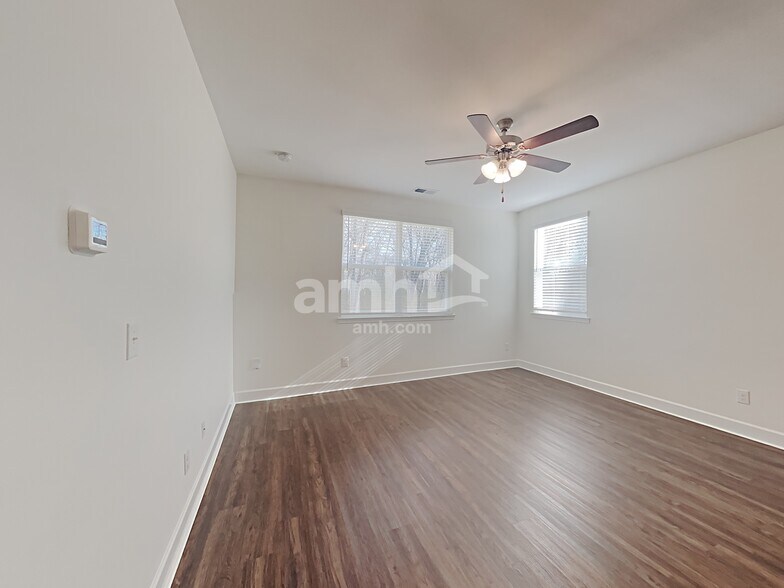 Building Photo - 4324 Longfellow Dr