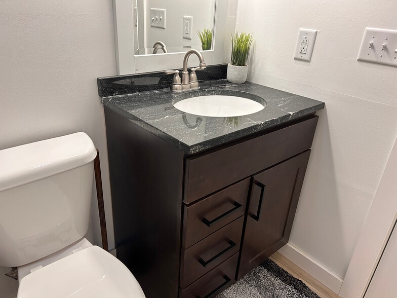 Building Photo - 1093 NY-19