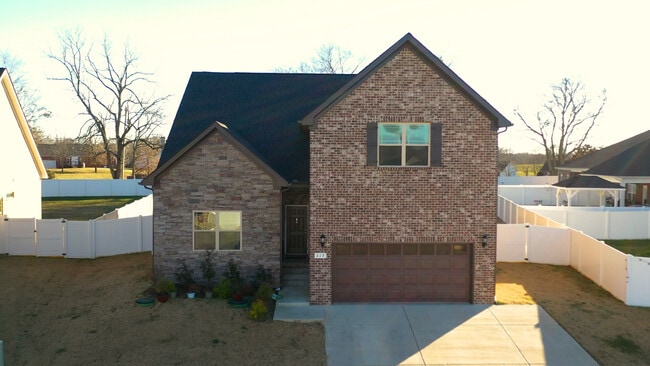 Building Photo - 317 Edgefield Ct