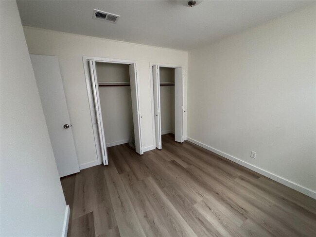 Building Photo - 6507 Middleham Pl