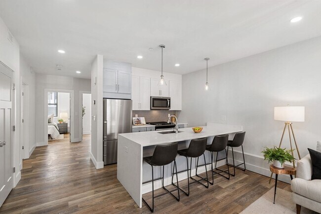 Building Photo - 181 Bennington St