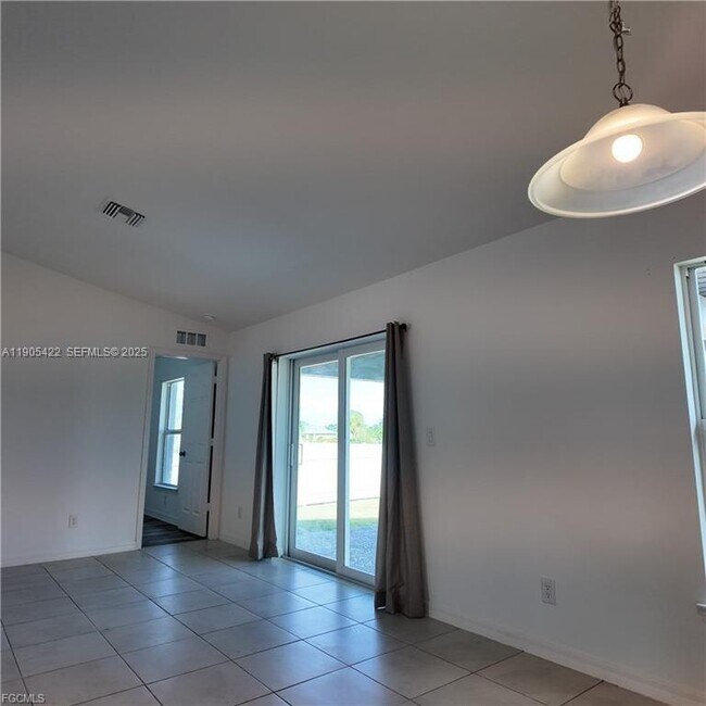 Building Photo - 2817 NW 21st Ave