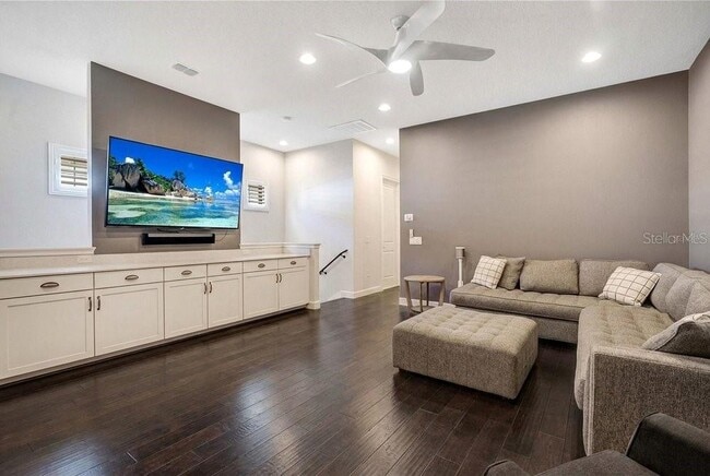 Building Photo - 8449 Via Vittoria Way