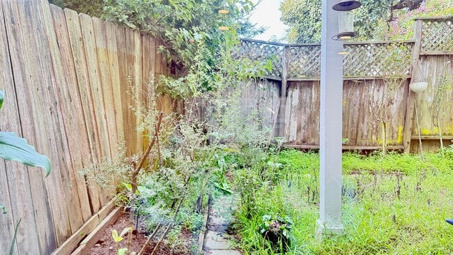 Building Photo - 1BR/1BA Renovated In-Law Unit in NOPA