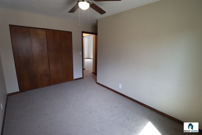 Building Photo - Beautiful 3 Bedroom Townhome