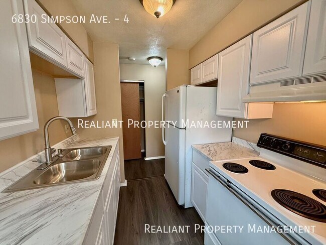 Building Photo - 6830 Simpson Ave