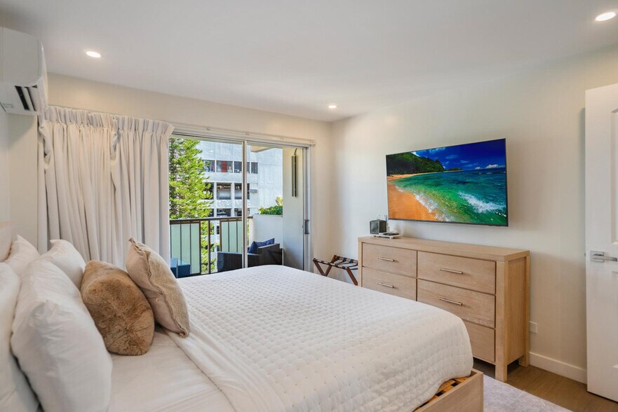 Building Photo - 2464 Prince Edward St