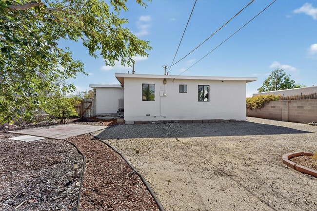 Building Photo - 165 Hilton Ave NW