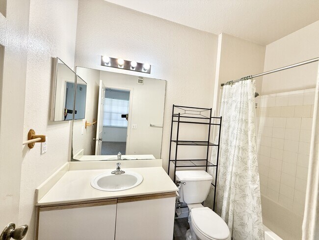 Building Photo - 2564 Robert Trent Jones Dr