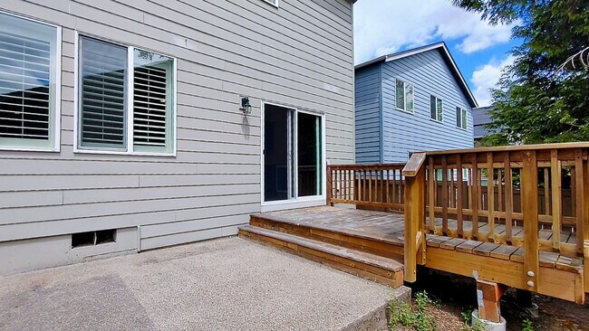Building Photo - Beautiful Cedar Mills Home With An Easy Co...