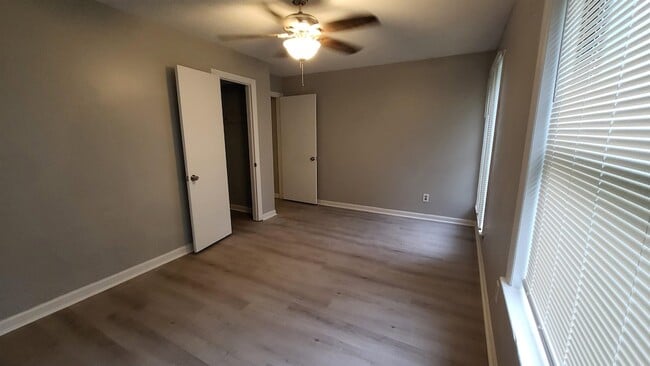 Building Photo - 5195 Wren Cove