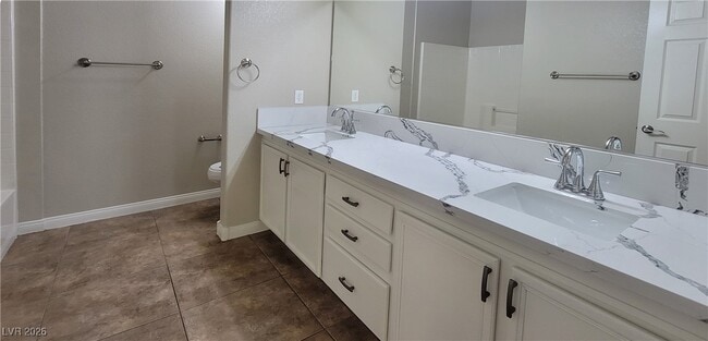 Building Photo - 830 Carnegie St