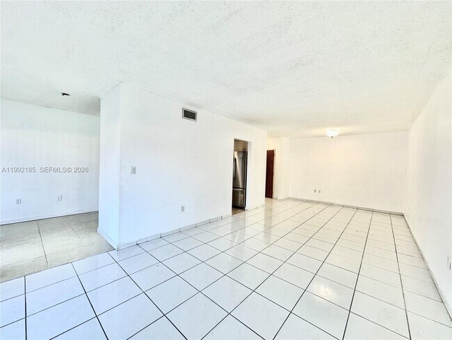 Building Photo - 5900 SW 127th Ave