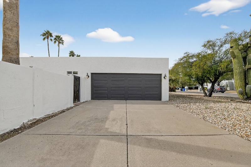 Building Photo - 6843 E Redfield Rd