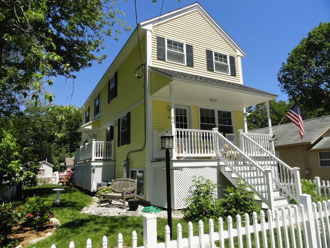 Primary Photo - 44 School St