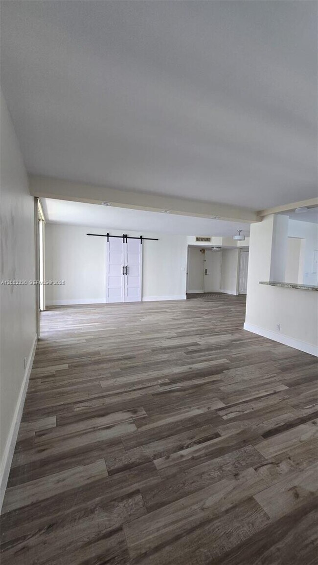 Building Photo - 18151 NE 31st Ct