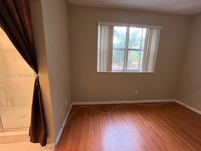 Building Photo - 4952 Tradewinds Ter