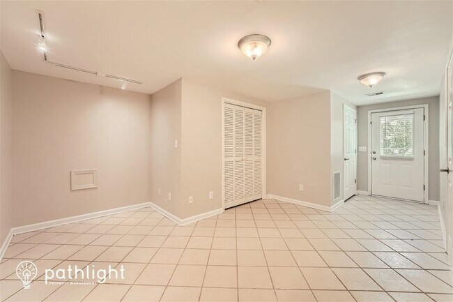 Building Photo - 4011 Iron Hill Ln
