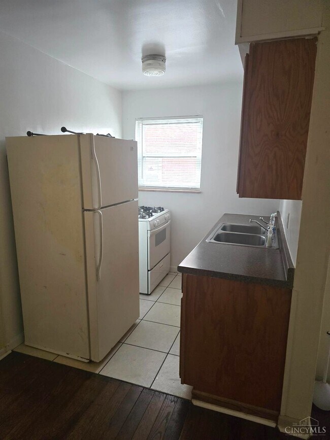 Building Photo - 4036 Homelawn Ave