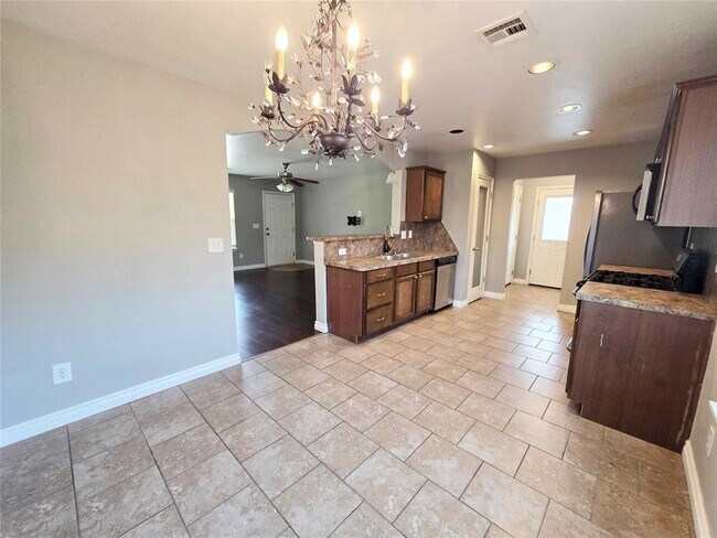 Building Photo - 6117 Cielo Terrace