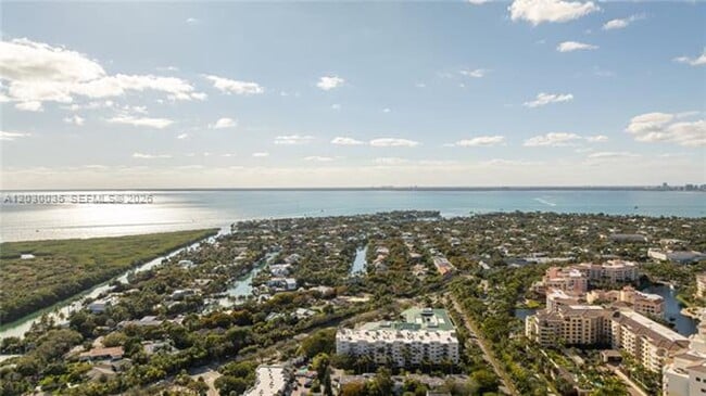 Building Photo - 210 Seaview Dr