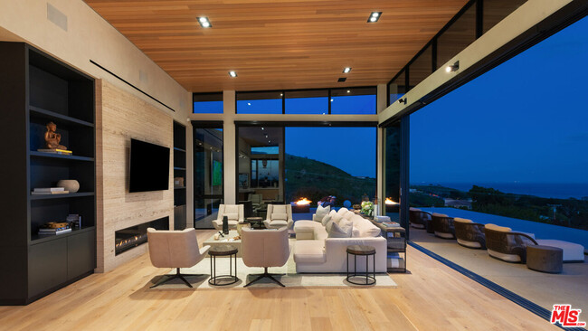 Building Photo - 3881 Puerco Canyon Rd