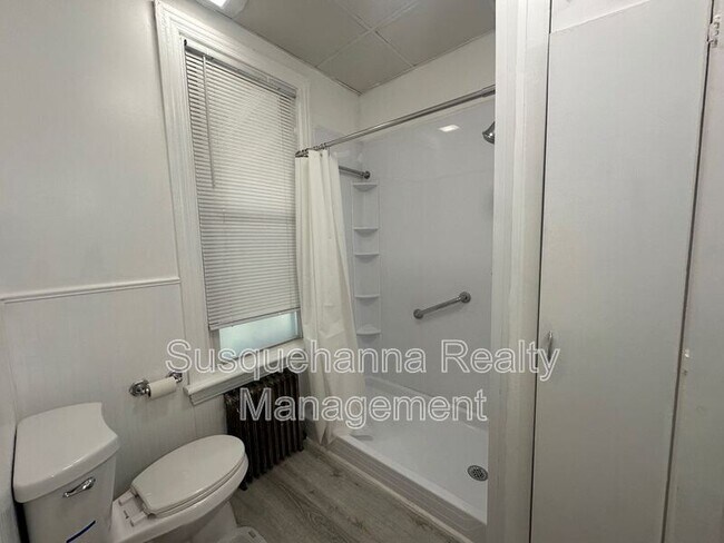 Building Photo - 2803 Canby St