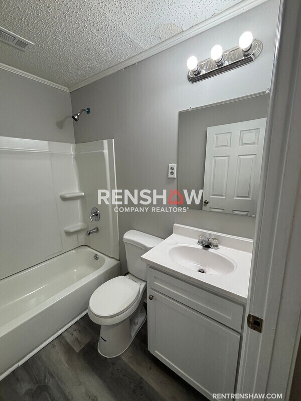 Building Photo - 1242 Airways Blvd