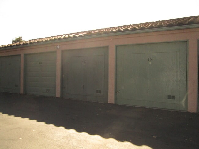 Building Photo - Rancho Bernardo - The Summit Community - N...