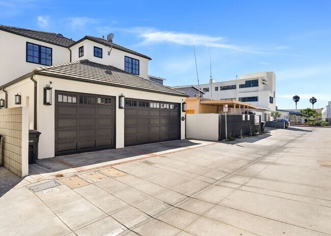 Building Photo - 1228 W Oceanfront