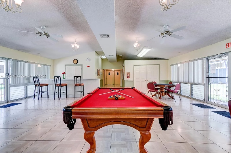 Building Photo - 320 NE 12th Ave