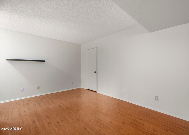 Building Photo - 30 E Brown Rd
